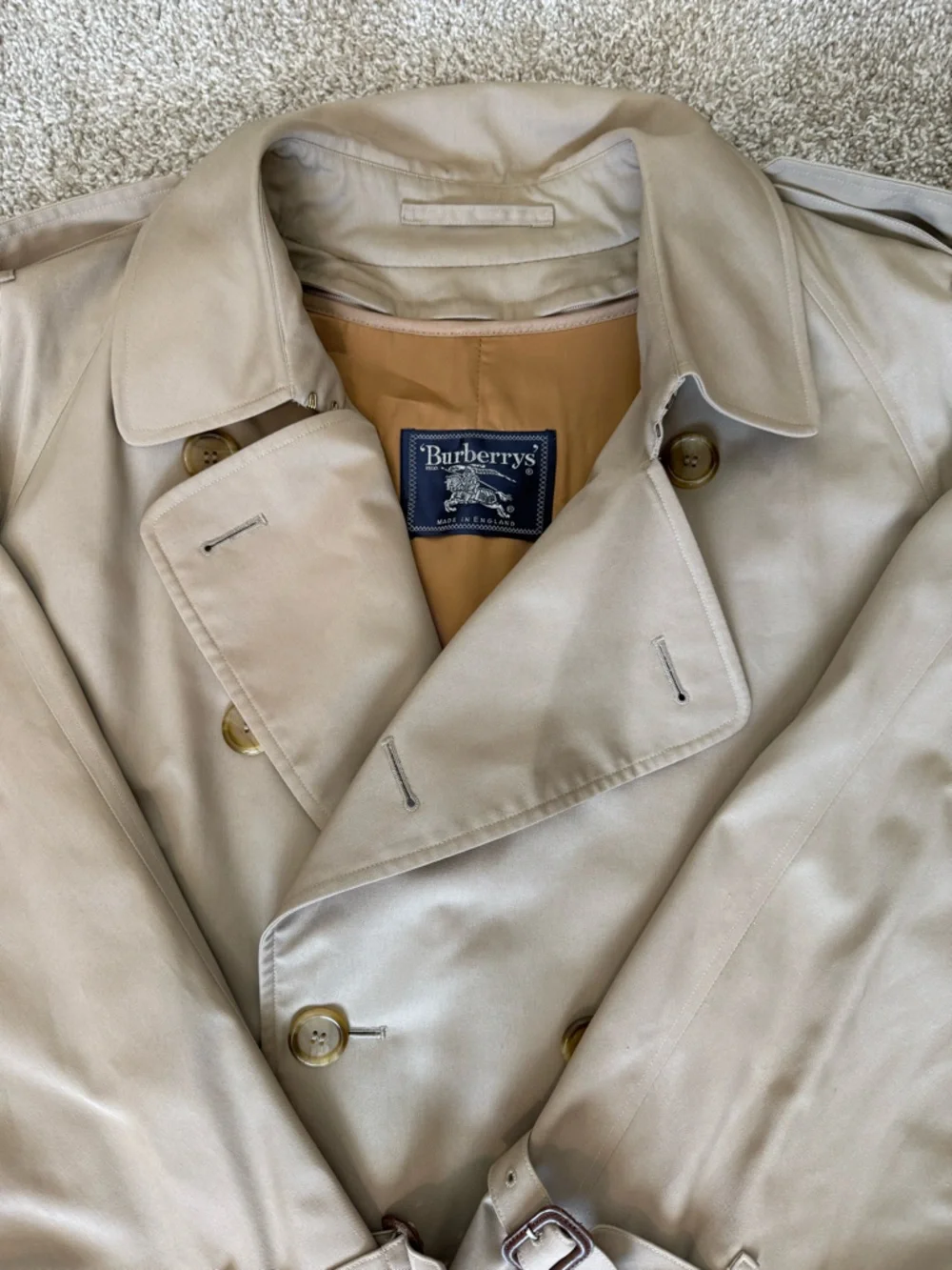 Authenic Vintage Burberry Tan Double-Breasted Trench Coat - Picture 7 of 16